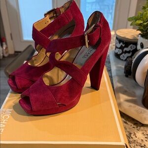 Michael Kors magenta Suede Heels